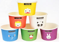 Φιλική συνήθεια Eco που μαρκάρεται το προϊόν μίας χρήσης φλυτζανιών παγωτού με τα κουτάλια και τα καπάκια